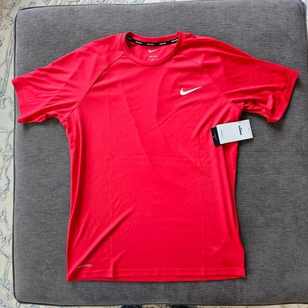 Nike Men's Red Dri-FIT UPF 40+ Short Sleeve Hydroguard Swim T-Shirt Size Medium